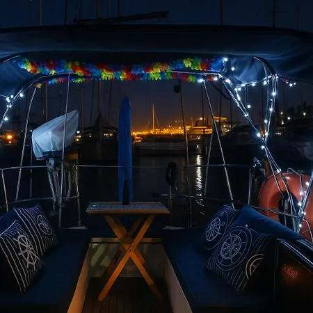 Vacations In A Sailboat * Lissabon