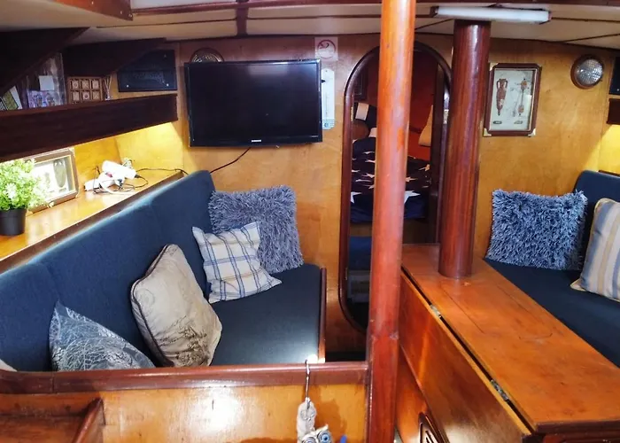 Vacations In A Sailboat Lissabon