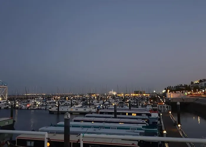 Vacations In A Sailboat Botel *