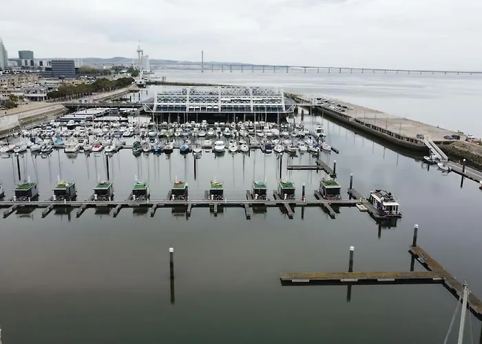 Vacations In A Sailboat Botel *