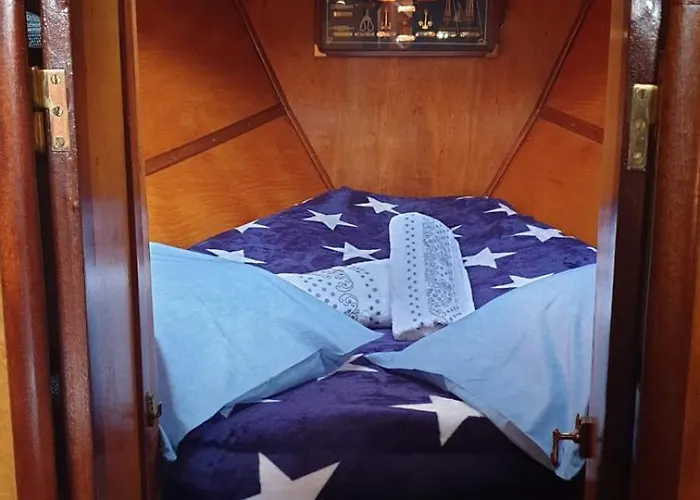 Botel Vacations In A Sailboat