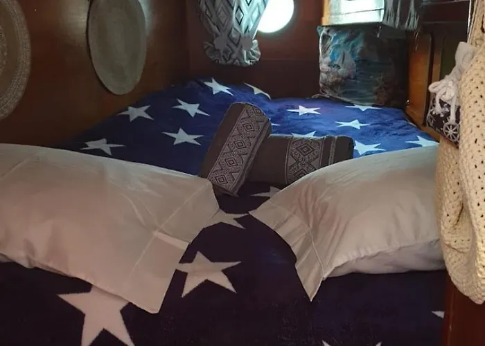 Vacations In A Sailboat * Lissabon